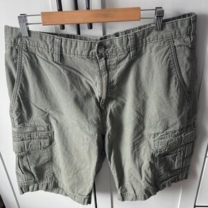 Eddie Bauer Men's Sage Cargo Shorts